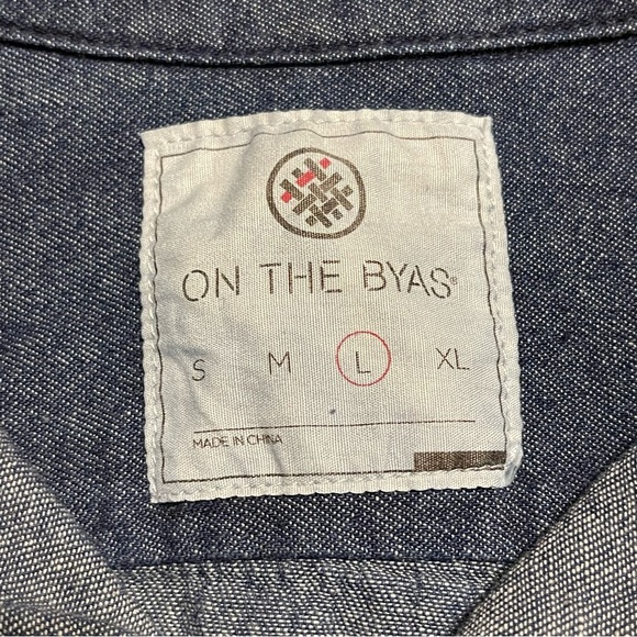 On The Byas Long Sleeve Button Down Shirt Adult Size Large - Picture 2 of 8